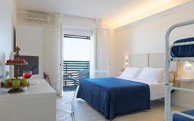 Kiss Beachfront Hotel & Restaurant